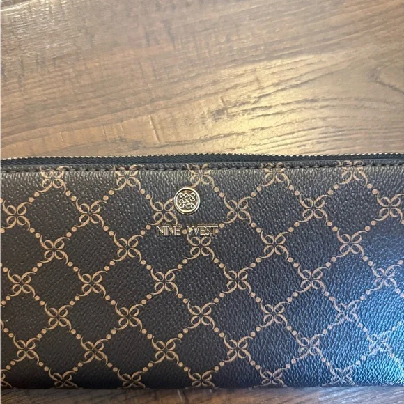 Nine West Brown Logo Zip Around Wallet Wristlet - Picture 8 of 8